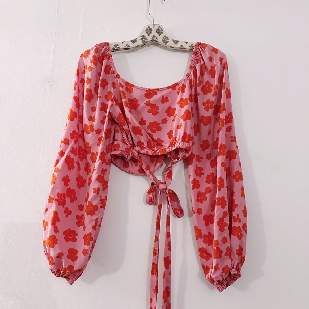 Sanctuary Going Solo Crop Tie Top in Cherry Kiss Revolve Long Sleeve Floral - Picture 5 of 6